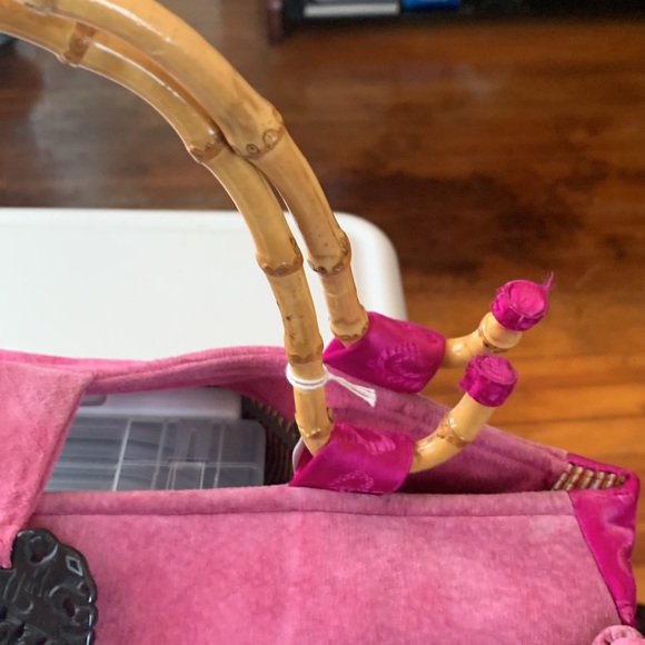 BEAUTIFUL SUEDE BAG PINK WITH METAL HEART - Picture 4 of 8